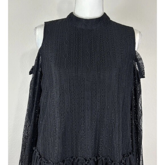Ro & De Black Lace Cold Shoulder Blouse Size Medium - Picture 9 of 12